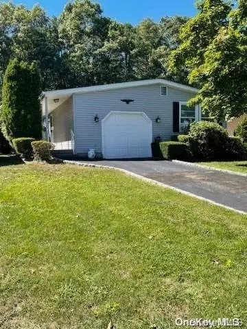 57 W Village Cir #57, Brookhaven, NY 11949