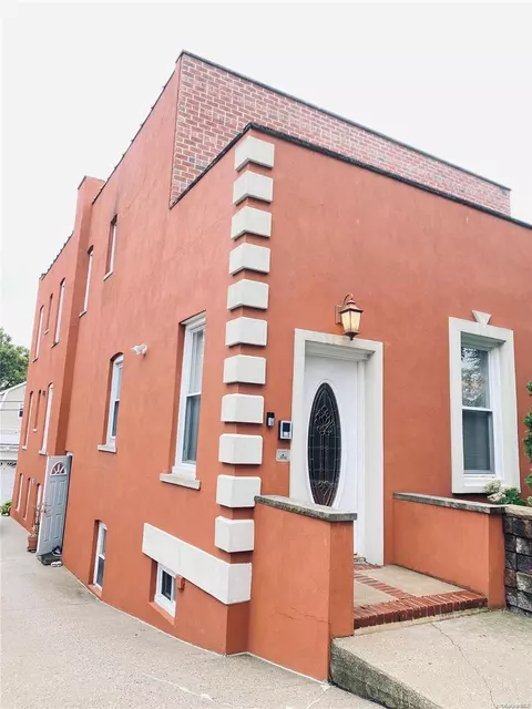 2112 Continental Ave, New York, NY 10461