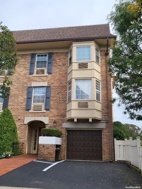 12-17 Estates Ln #226U, New York, NY 11360