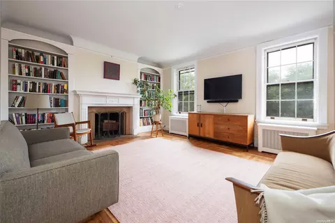 33-15 80 St #41, New York, NY 11372