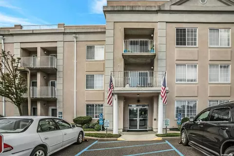 54 School St #223, North Hempstead, NY 11590