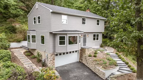 9 Alfred Ct, Huntington, NY 11743