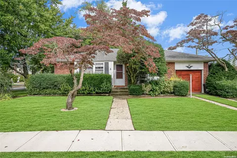 3 Angelica St, Deer Park, NY 11729