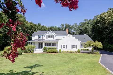 320 Burgundy Ct, Southold, NY 11971