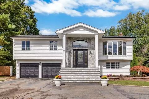 15 Bethal Ln, Commack, NY 11725