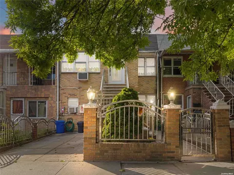 30-42 69th St, New York, NY 11377