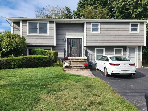 187 Carroll St, Port Jefferson Station, NY 11776