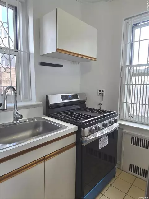 65-41 Booth St #6K, New York, NY 11374