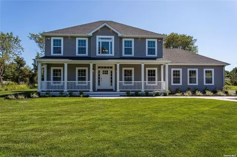 Tbb Gateway Court, Southampton, NY 11946