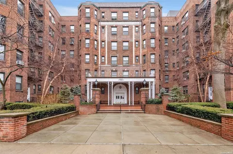 84-51 Beverly Rd #2T, New York, NY 11415
