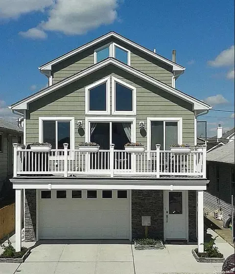 75 Tennessee Ave, Long Beach, NY 11561
