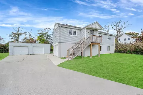74 Monroe Dr, Mastic Beach, NY 11951