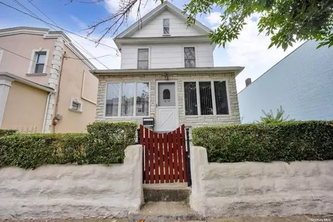 70-33 72nd Pl, New York, NY 11385