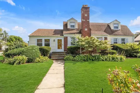 1 Highland St, Baldwin, NY 11510