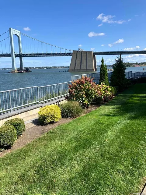 162-41 Powellscove Blvd #2-0, New York, NY 11357