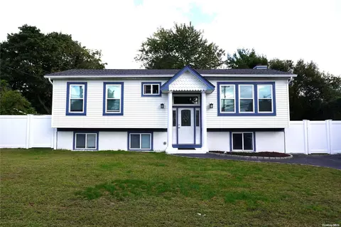 2609 Kane Ave, Medford, NY 11763