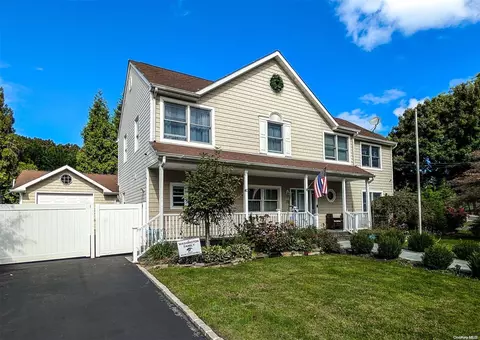 22 Wabil Rd, Miller Place, NY 11764