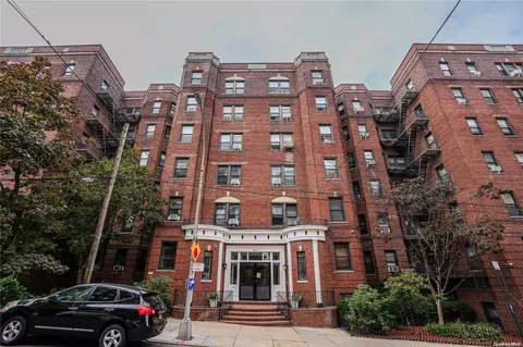 96-11 65 Rd #301, New York, NY 11374