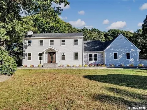 29 Westchester Dr, Rocky Point, NY 11778