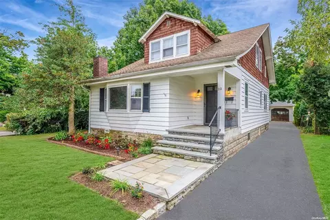 22 Morris St, Amityville, NY 11701