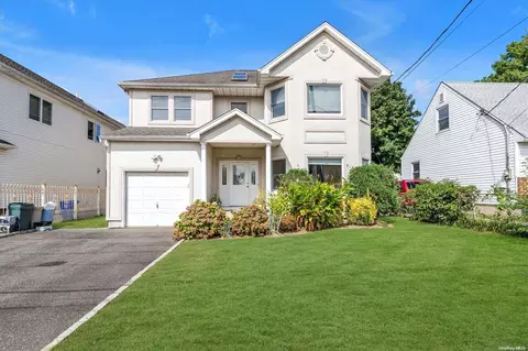 111 Fulton Ave, North Hempstead, NY 11040