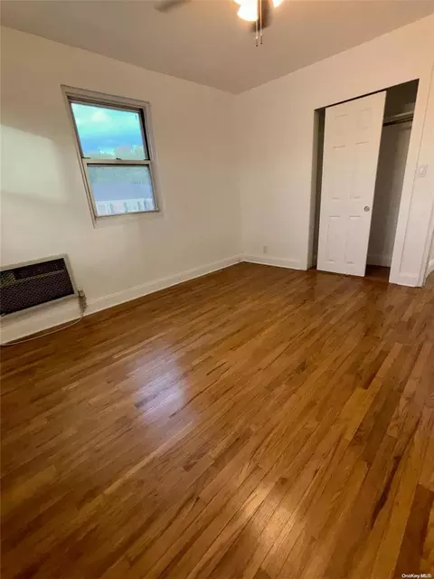 1033 Rottkamp St #3, Valley Stream, NY 11580
