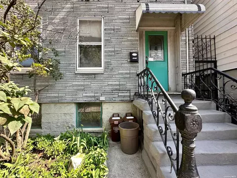 60-15 Maspeth Ave, New York, NY 11378
