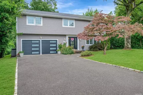 22 Marion St, North Hempstead, NY 11548