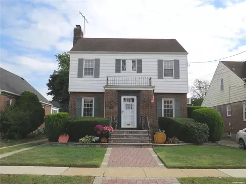53 Union St, Valley Stream, NY 11580