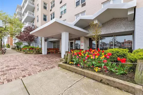 522 Shore Rd #2U, Long Beach, NY 11561