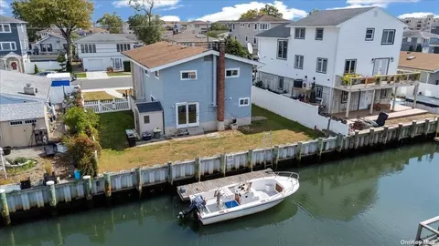 468 Nassau Ave, Freeport, NY 11520