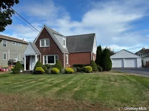 56 Stuart Ave, Amityville, NY 11701