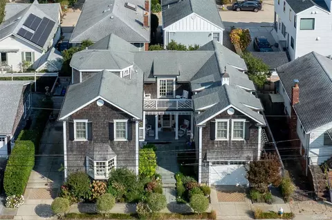 110 Baldwin Ave, Point Lookout, NY 11569