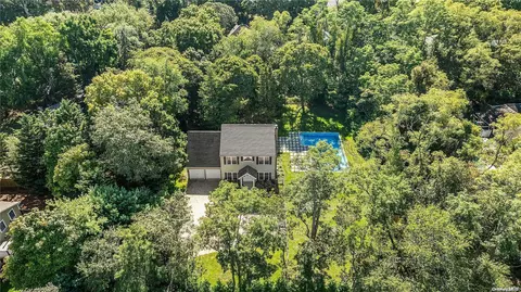 4056 Noyac Rd, Sag Harbor, NY 11963