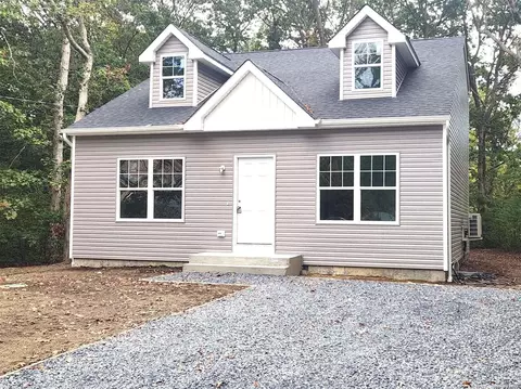522 Neighborhood Rd, Shirley, NY 11967
