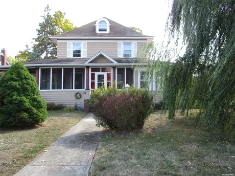 112 Carman St, Patchogue, NY 11772