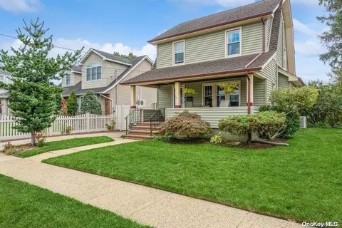 111 Linden St, Bellmore, NY 11710