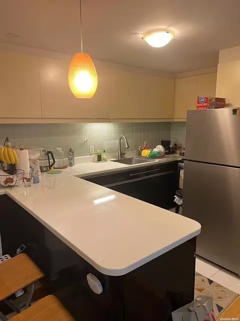 132-03 Sanford Ave #2H, New York, NY 11355