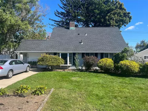 69 Blacksmith Rd, Levittown, NY 11756