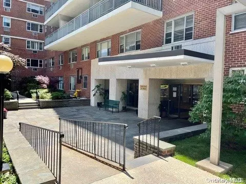 52-30 39 Dr #12A, Woodside, NY 11377