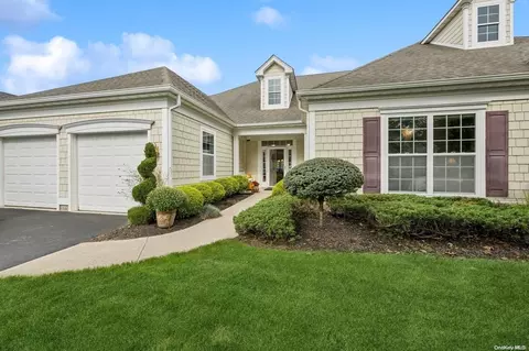 75 Samantha Cir #75, Westhampton, NY 11977