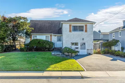 228 Jefferson Ave, Island Park, NY 11558