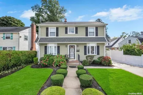 264 Crowell St, Hempstead, NY 11550