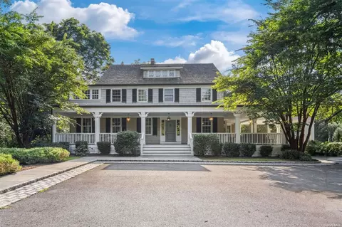 246 Southdown Rd, Huntington, NY 11743