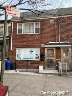 90-10 101st Ave, New York, NY 11416