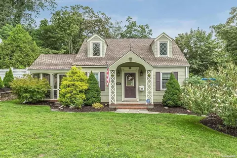 47 Bellemeade Ave, Smithtown, NY 11787