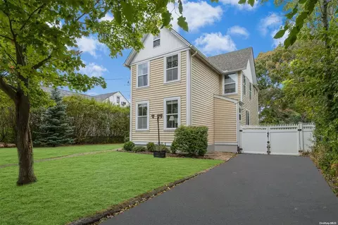 21 Northridge St, Patchogue, NY 11772