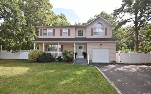 377 Skidmore Rd, Deer Park, NY 11729