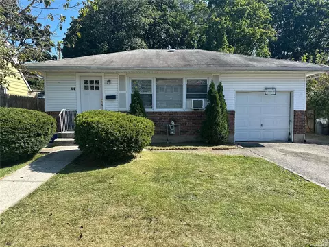 44 Harriet Ave, Hempstead, NY 11550