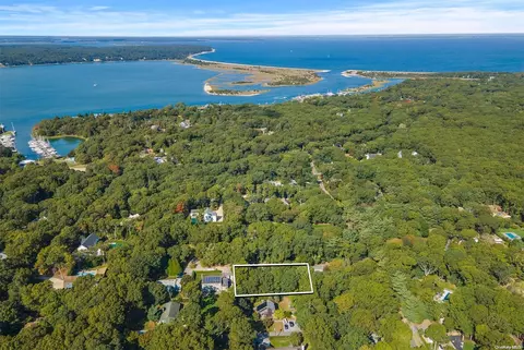 8 3rd St, East Hampton, NY 11937